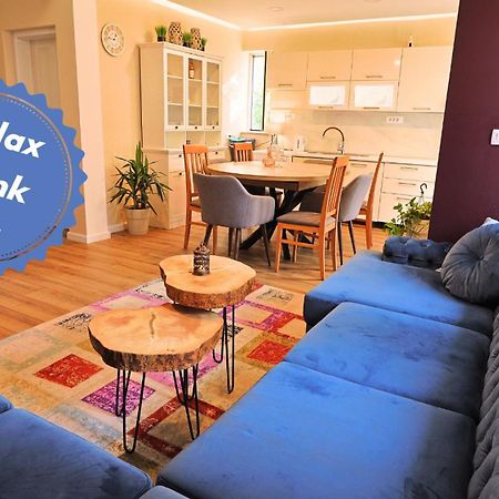 Central Single House With Parking-Top Location! Novalja Luaran gambar