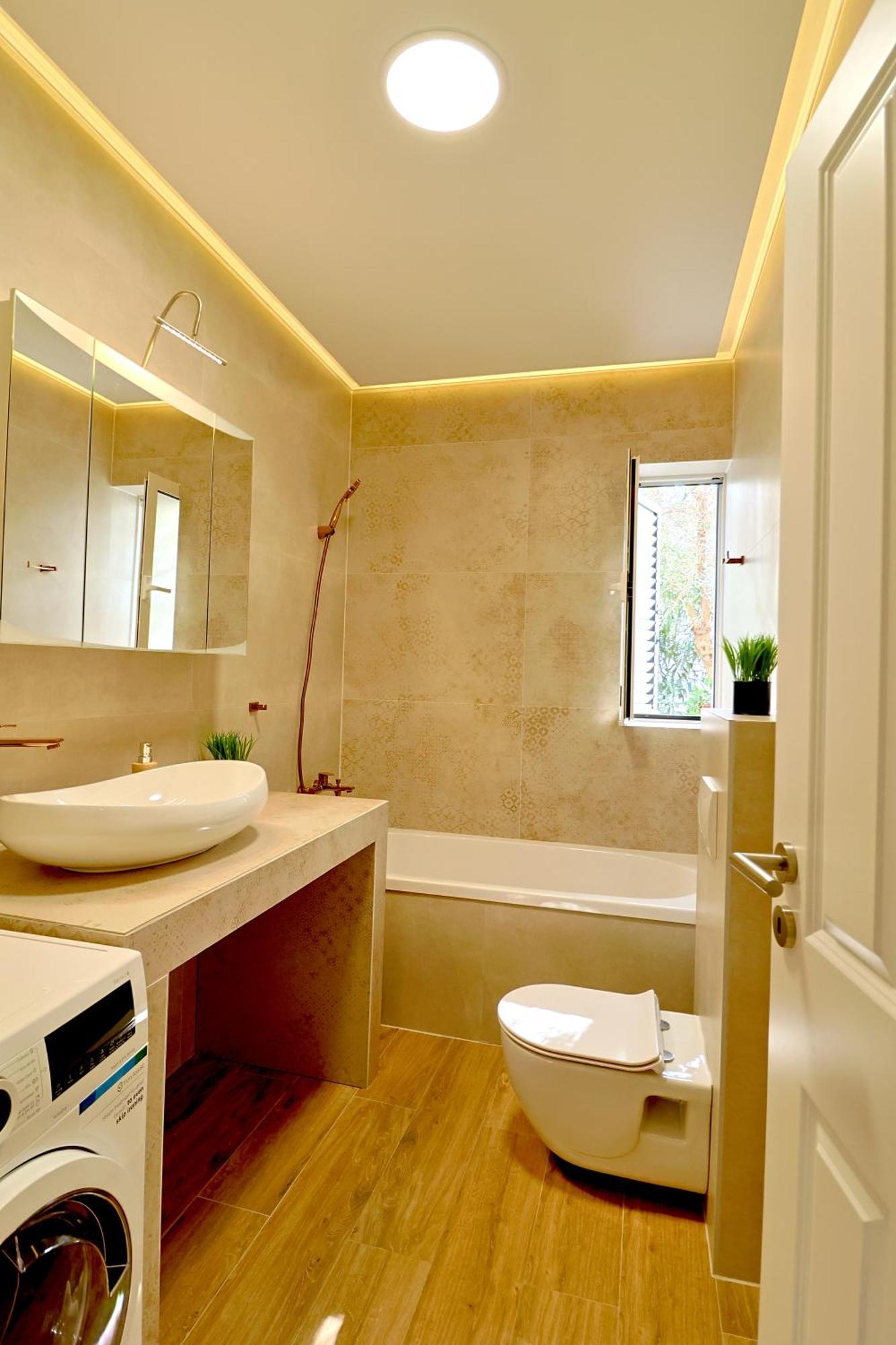 Central Single House With Parking-Top Location! Novalja Luaran gambar