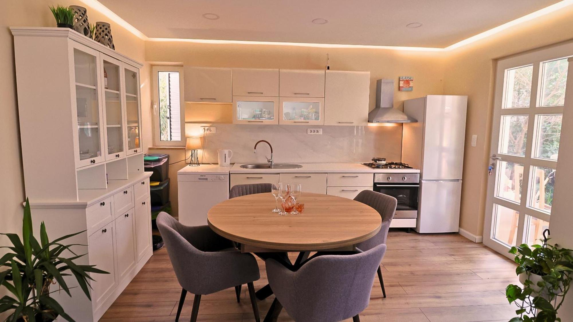 Central Single House With Parking-Top Location! Novalja Luaran gambar